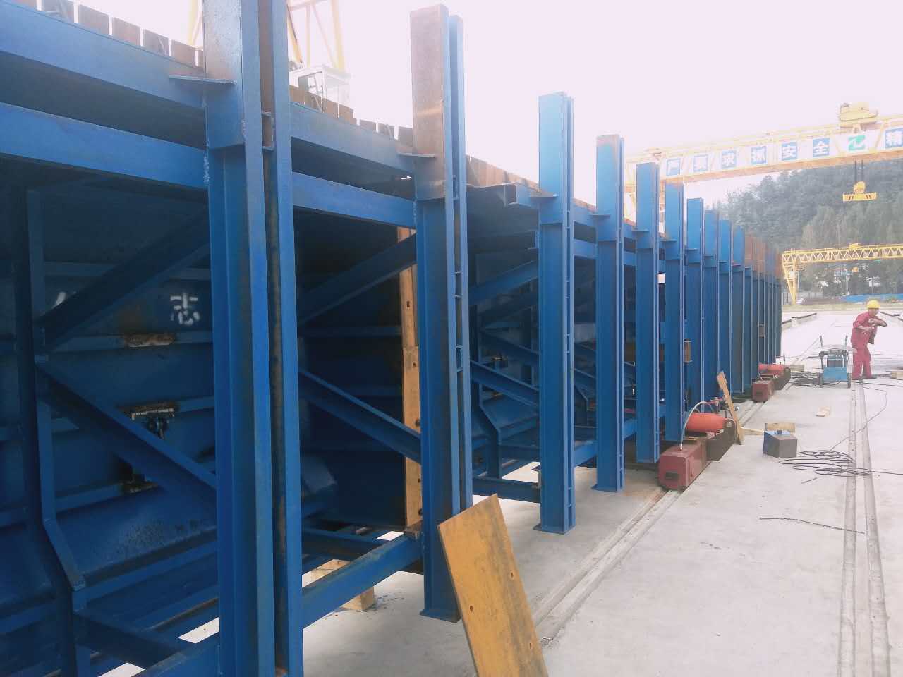河南伟志钢模板厂家——30米液压t梁模板组装完成
